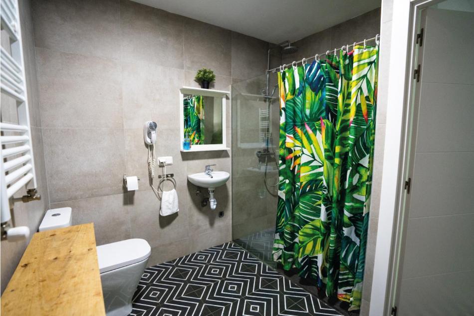 Off Beat Guesthouse - Self-Check-In - Sleep Conscious San Sebastian Exterior photo