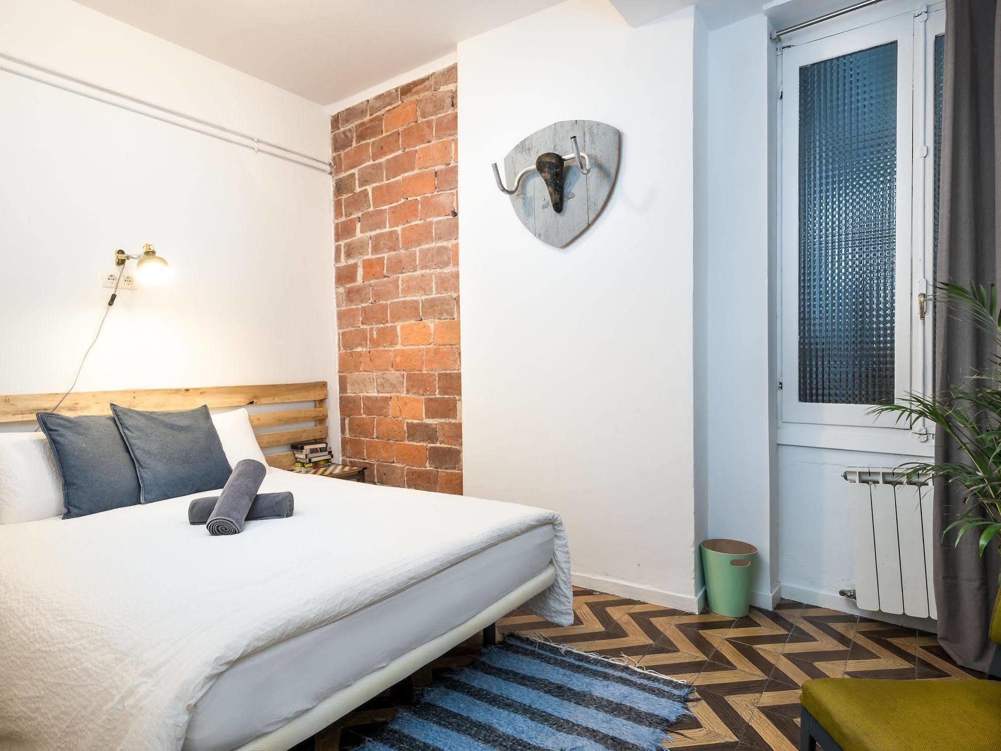 Off Beat Guesthouse - Self-Check-In - Sleep Conscious San Sebastian Exterior photo