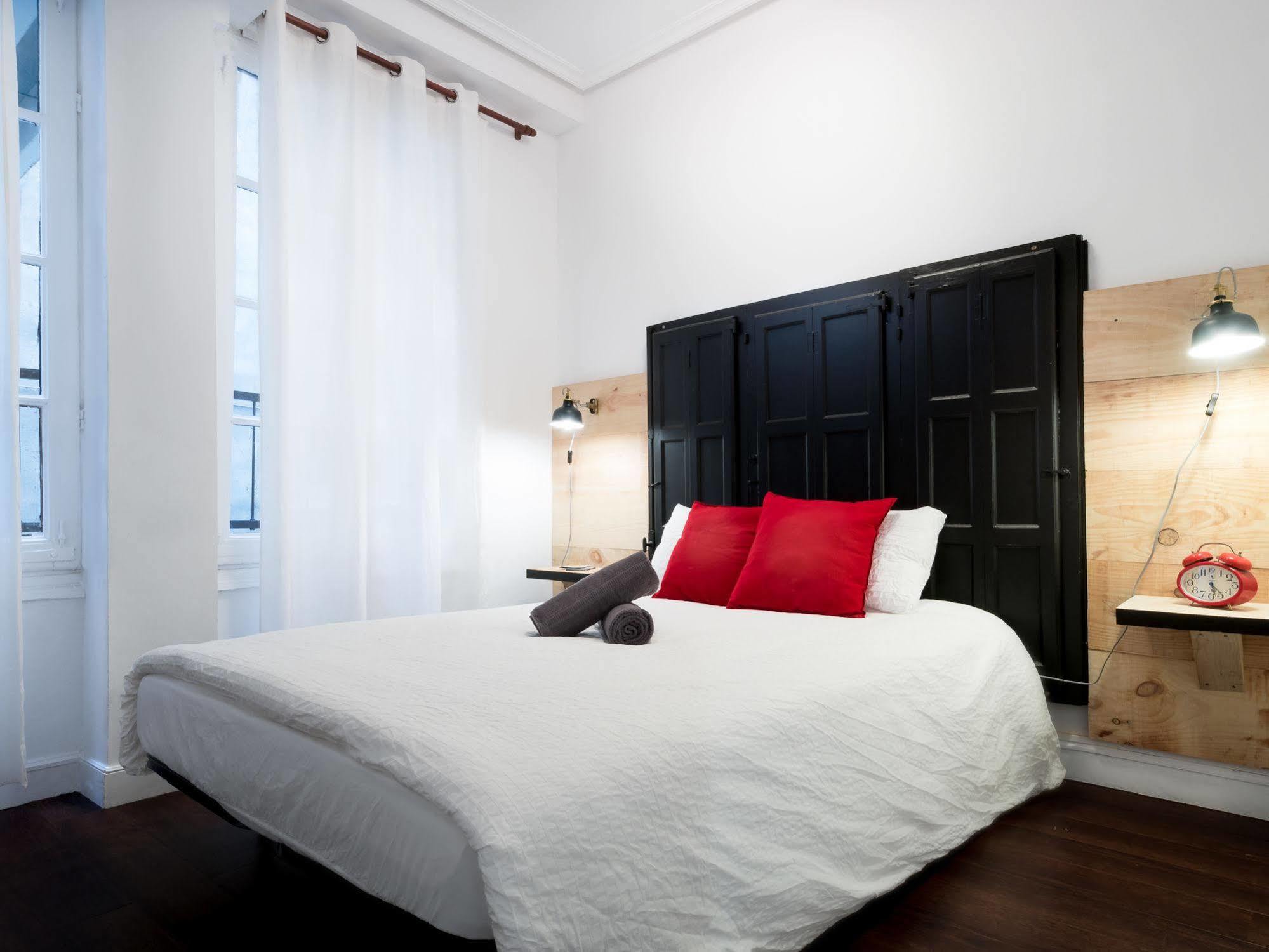 Off Beat Guesthouse - Self-Check-In - Sleep Conscious San Sebastian Exterior photo