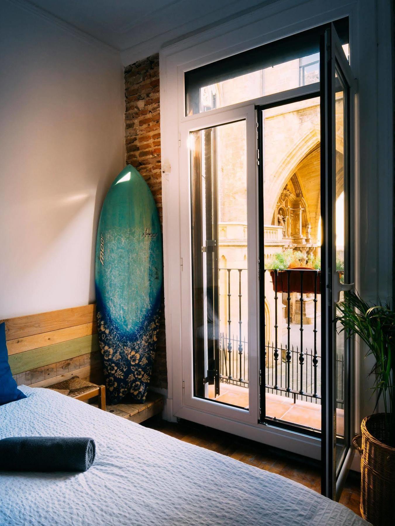 Off Beat Guesthouse - Self-Check-In - Sleep Conscious San Sebastian Exterior photo